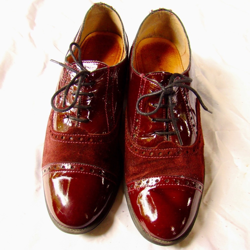 Unique Oxford Shoe by Aplauso, woman